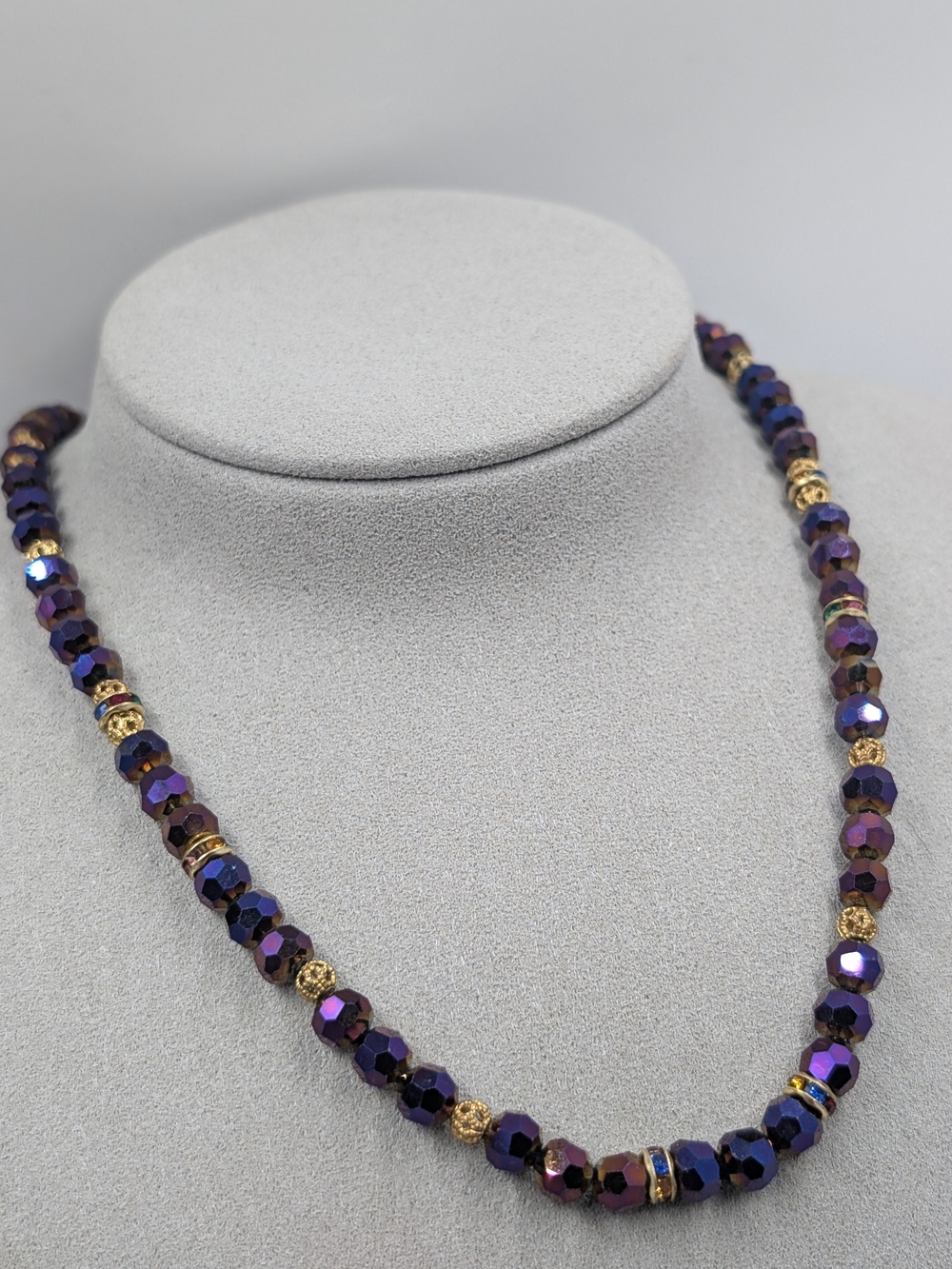 Iridescent Purple AB Faceted Glass Bead Necklace Gold Tone | 0354